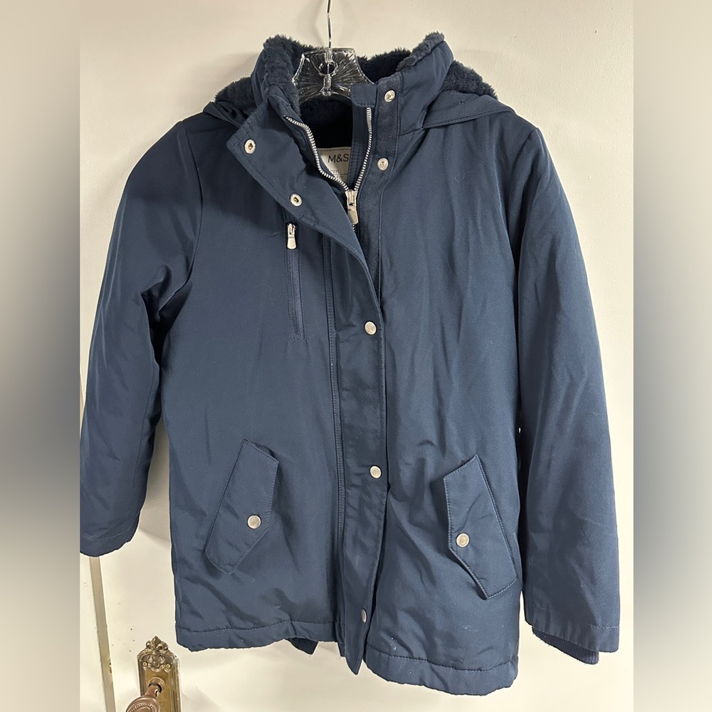 Selling 8-9 year old Marks & Spencer winter coat.